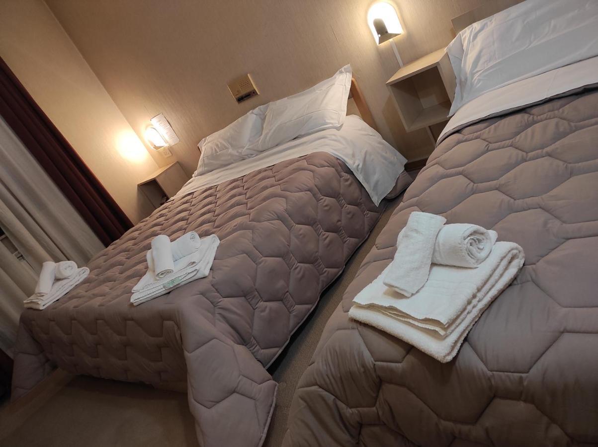 Hotel Centrale Chiusi Zimmer foto
