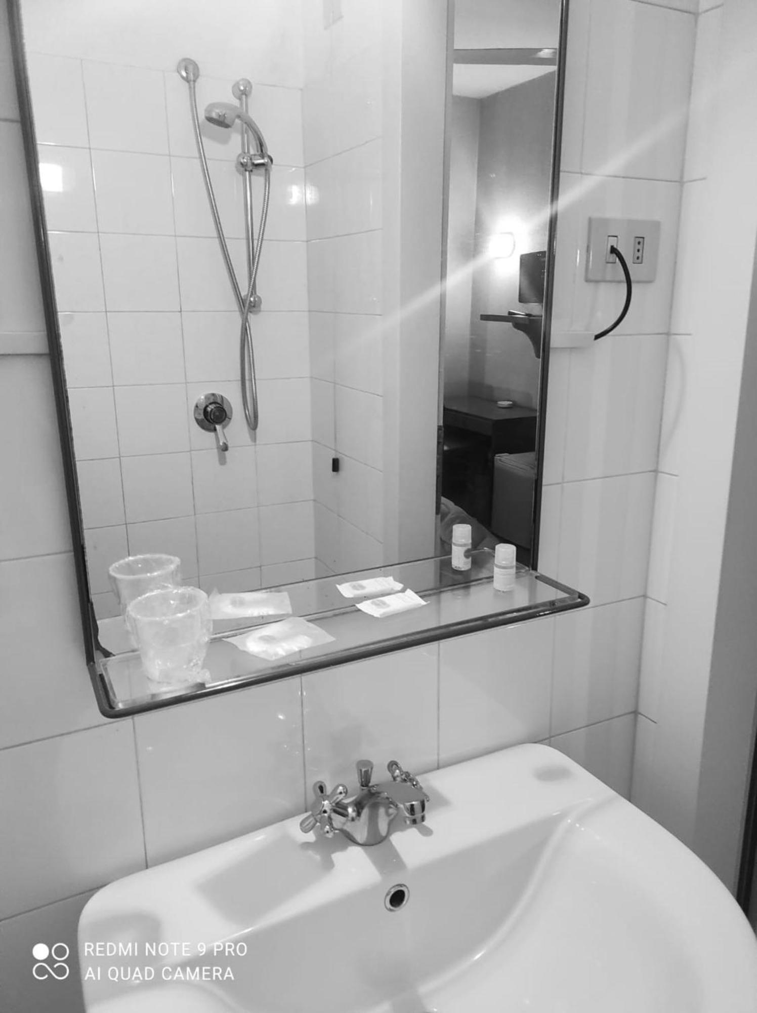 Hotel Centrale Chiusi Zimmer foto